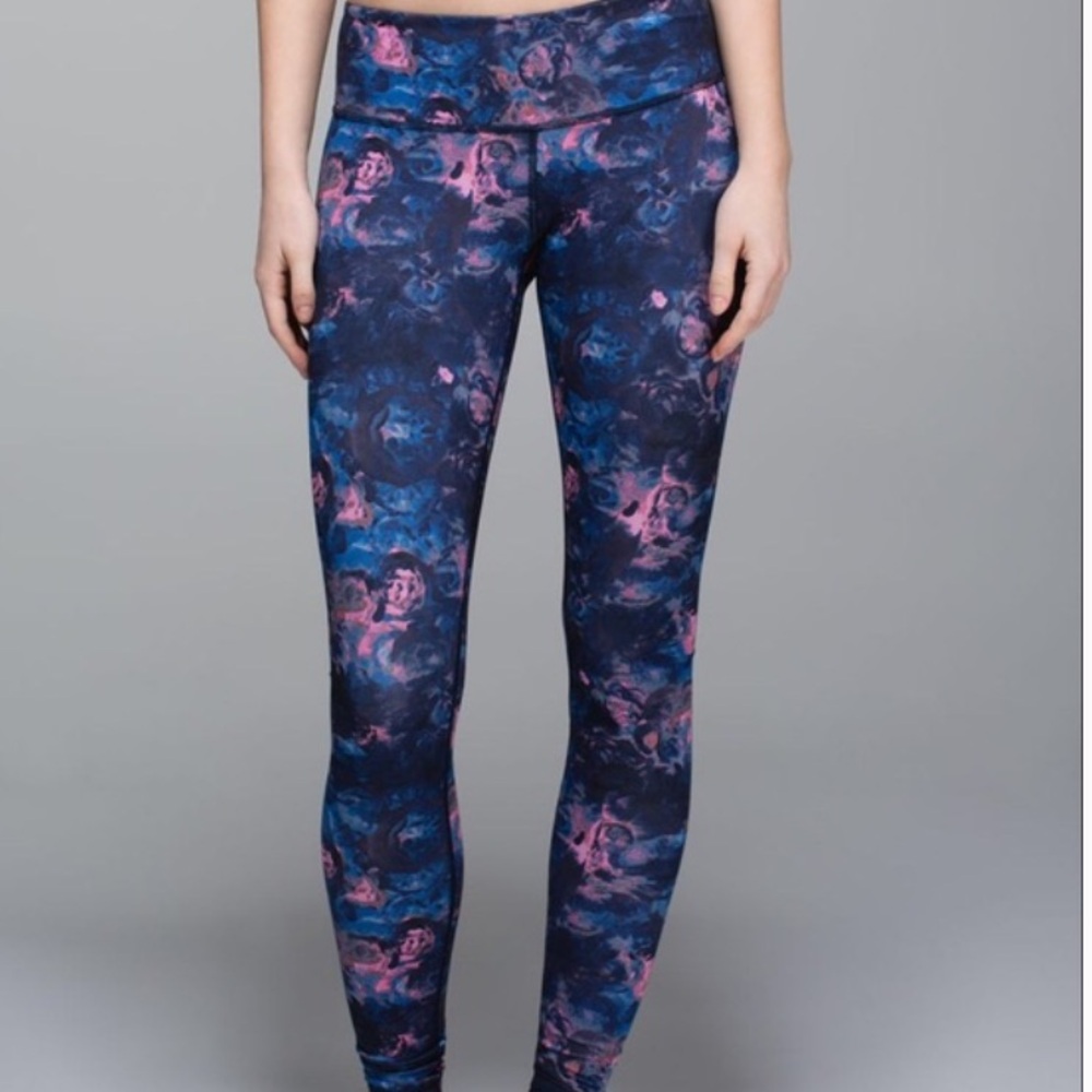lululemon floral  wunder under leggings in excellent like new condition 4